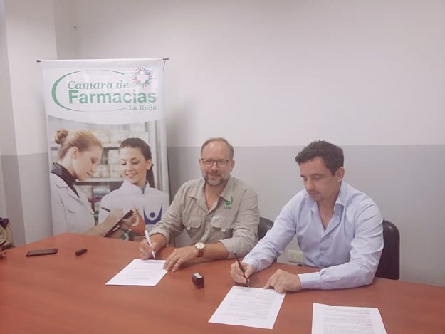 23472749_900983780056104_2742769760358996619_n